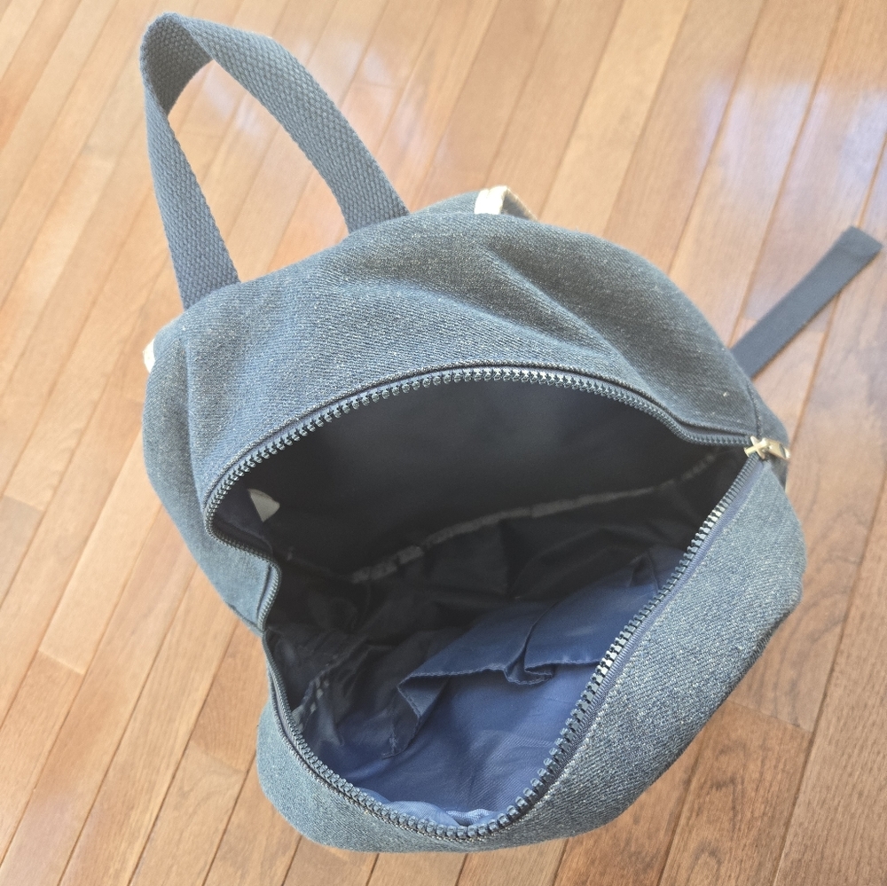 Small backpack - Picture 3 of 3